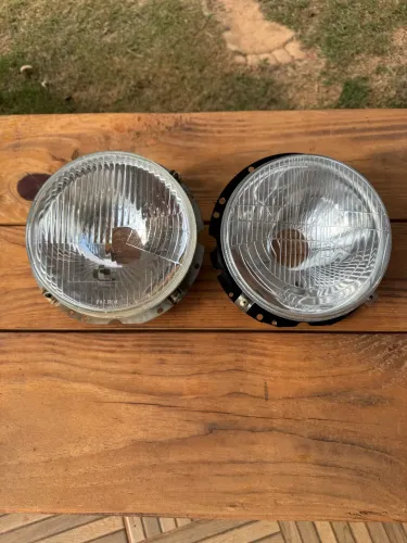 Par de farol de fusca 1973 em diante com aros cromados 