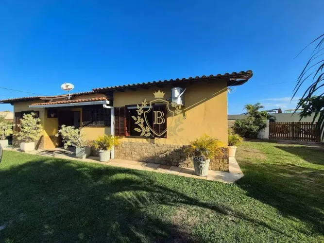 Casa em Condomínio | 1 Quarto + 2 Suítes, 2 Vagas em Ogiva, Cabo Frio