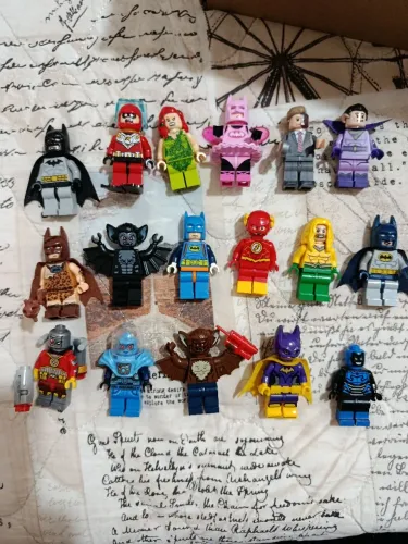 Minifiguras Compatíveis Blocos de Montar DC (LEIA A DESCRIÇÃO)
