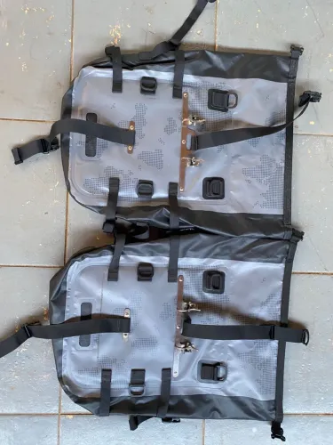 Par Alforjes Estanque Saxon 30 L Preto À Prova Dágua 