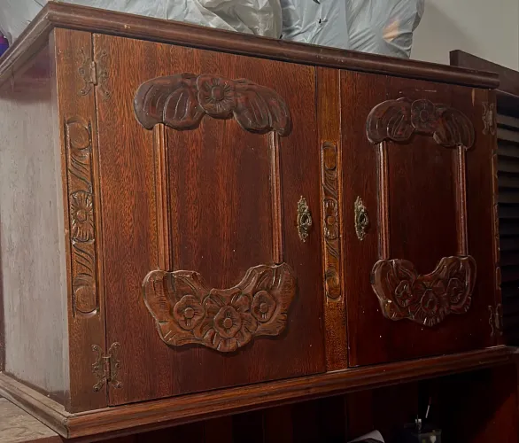 BAZAR PROMO?ARMÁRIO AÉREO ESTILO COLONIAL EM MADEIRA - EXCELENTE ESTADO ?