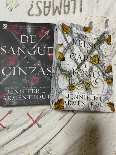 De sangue e cinzas dois livros