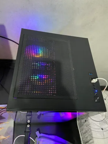 PC Gamer Ryzen 5 2400G + RX 580 8GB + 12GB RAM + SSD