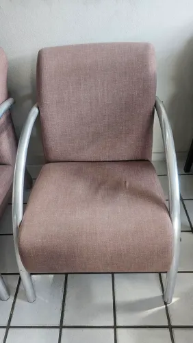Cadeira tipo poltrona 