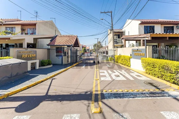 Sobrado - Venda - Rua Paulo Setúbal - Boqueirão - Curitiba - Paraná.