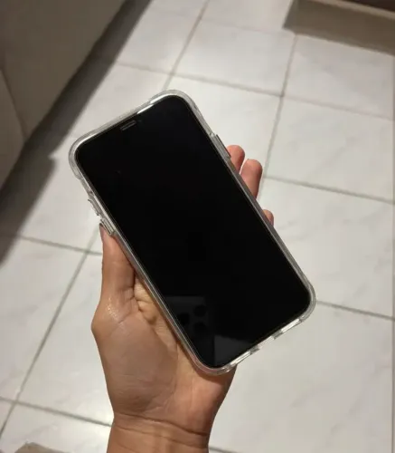 Vendo iPhone 11 - 64GB (sem marcas de uso)