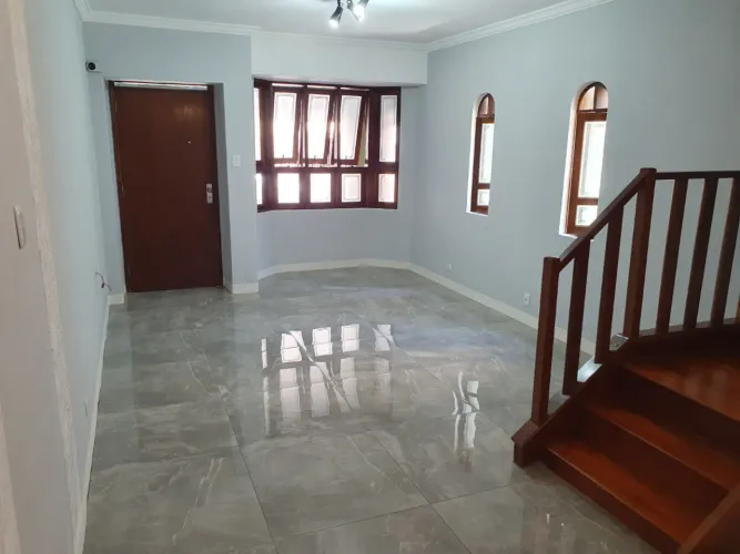 Casa de vila para locação em Santana com 3 quartos, sendo 1 suíte, 200m²
