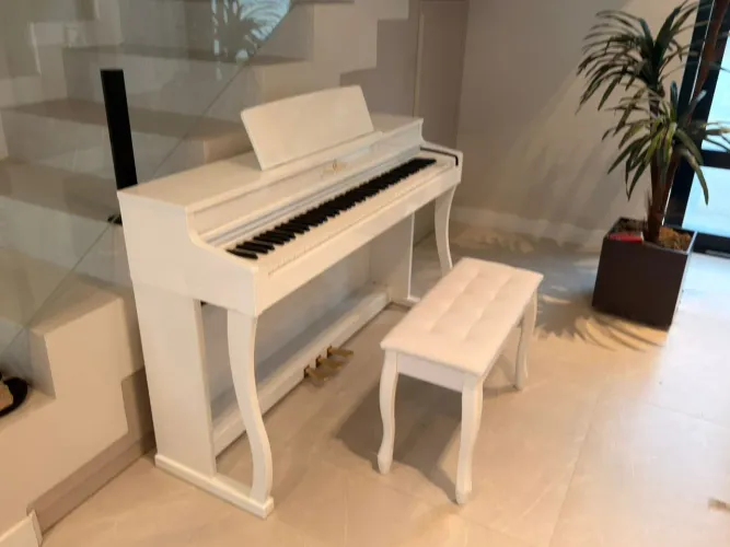 Piano de Armário *Vertical Basic* Eletroacustico Gb Acoustic System 