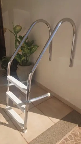 Escada para Piscina