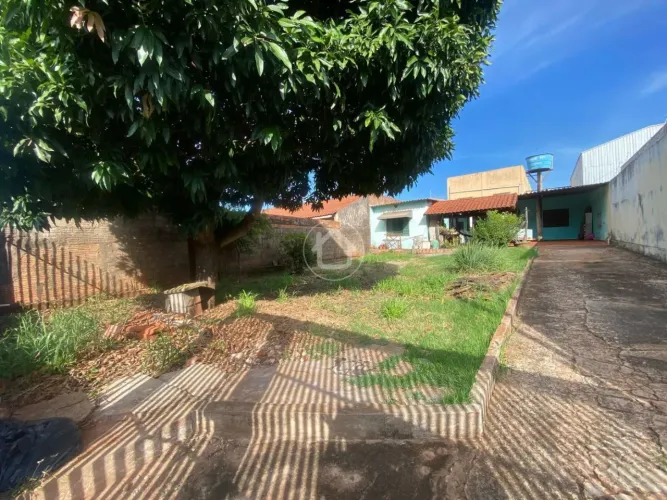 CASA COM ÓTIMO TERRENO NO BAIRRO SEMINÁRIO