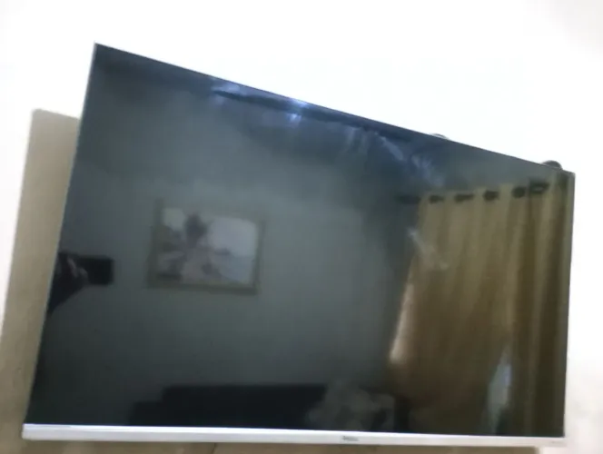 Vendo uma tv smartv Philco 43 polegadas sem marca de uso