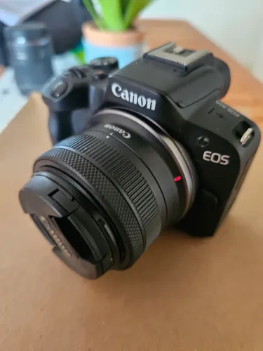 Canon R50 + Lente 18-45