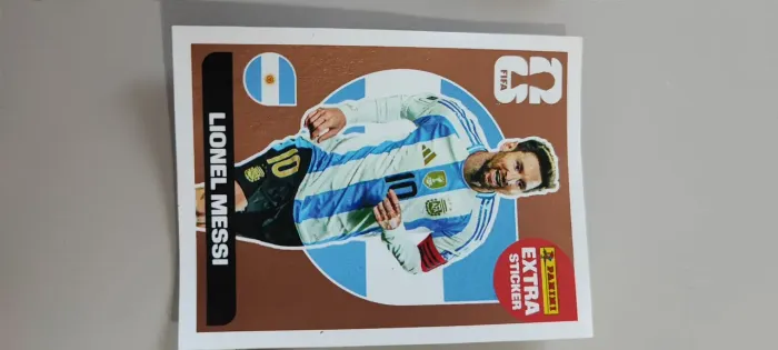Figurinha Extra Bronze Messi -<br>FIFA 365 Panini