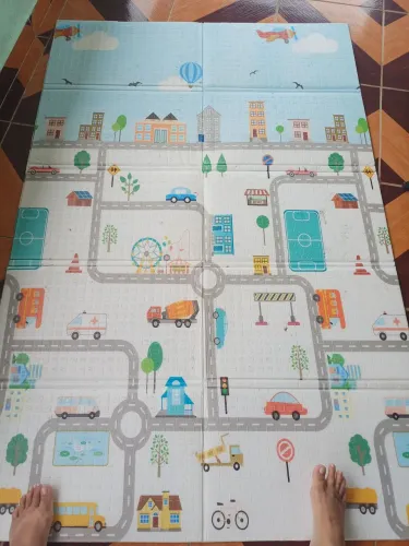 Tapete de atividades infantil, usado.