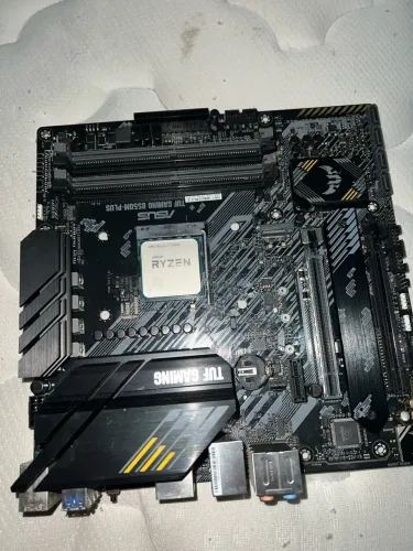 Placa mãe tuf gaming + processador rayzen 5 5600