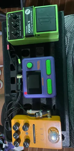 Vendo set de pedais Guitarra - somente venda