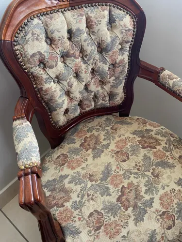 Cadeira estilo Luís XV