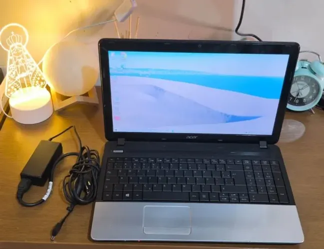 Notebook Acer i3 / 4 GB Ram / 120 GB SsD / 1 a 2 Hrs Bateria / Carregador / Tela 15.6 Pole
