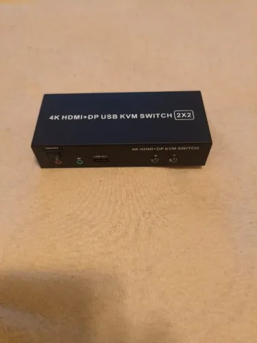 KVM 2x2 switch HDMI e DISPLAY PORT 4K