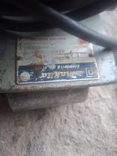 Lixadeira profissional Makita