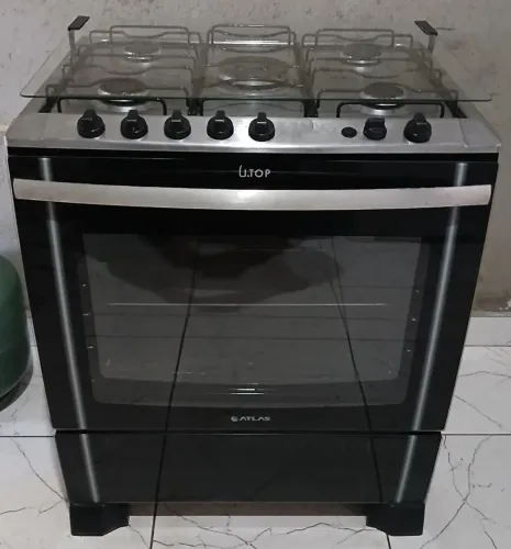 Vendo fogão 5 bocas (atlas)Não é elétrico