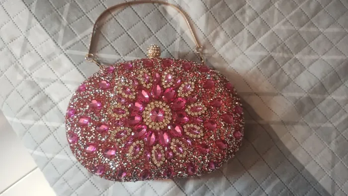 Bolsa de festa com pedrarias