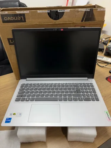 NOVO - Notebook Lenovo Intel Core i5 8GB RAM 512GB SSD - LACRADO