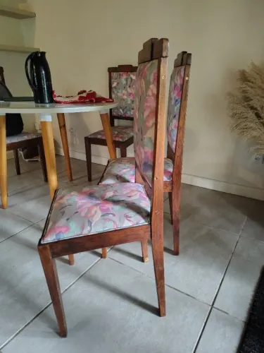Conjunto de 6 cadeiras antigas (restauradas)
