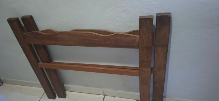 Vende-se cama solteiro 350,00 reais