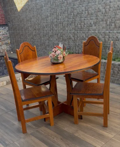 Conjunto de mesa de madeira