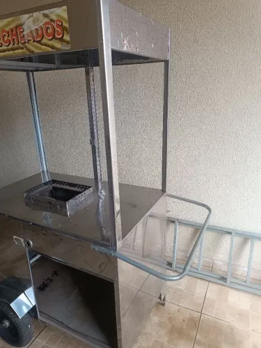 Vende-se esse carrinho de churros