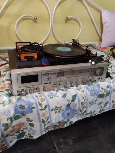 Rádio Vitrola Sharp