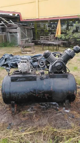Compressor de ar Shultz 40 Pés 425L 10HP 380V Trifásico