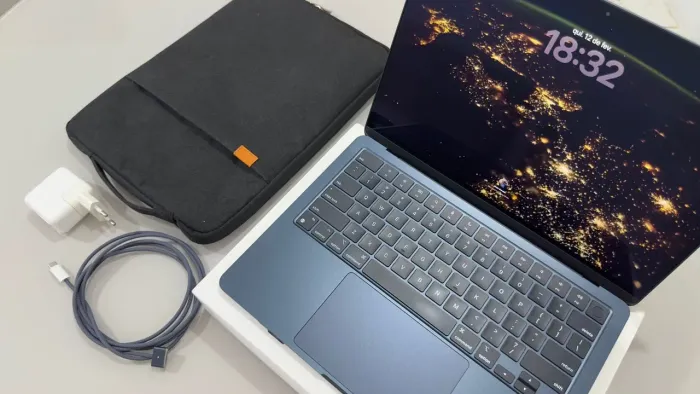 MacBook Air M3 2024 13 ? 8GB RAM / 256GB SSD ? Bateria 100% ? Estado de Novo!