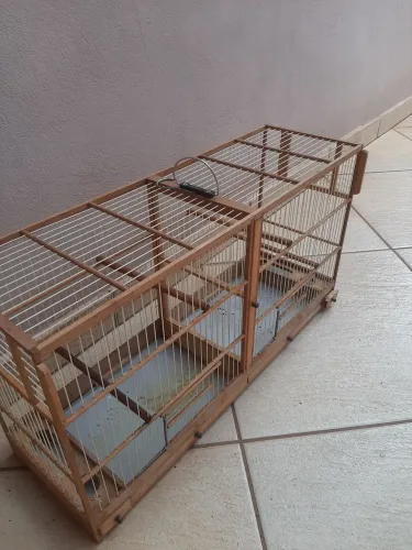 Vende 2 gaiolas crriadeiras