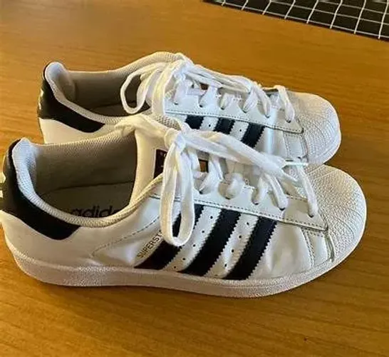 Tênis Adidas 35