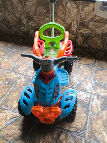 Motoquinha infantil quadriciclo