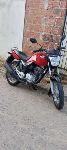 MOTO BEM CONSERVADA, PNEUS NOVOS E REVISADA!