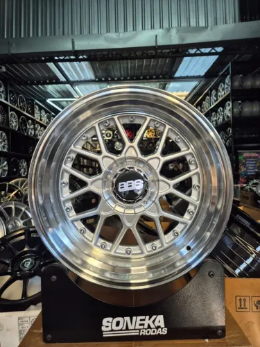 Jogo de rodas BBS RS aro 18 - 5x112 e 5x120 - NOVAS