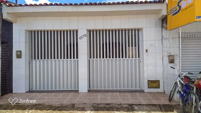 Casa com 3 Quartos, 2 Suítes e 2 Vagas no Santos Dumont Aracaju/SE