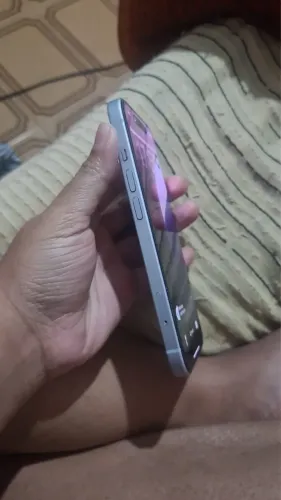 iPhone 15 azul
