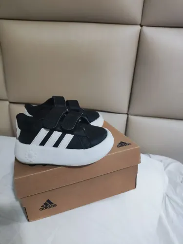 Tênis bebe- Adidas Original 