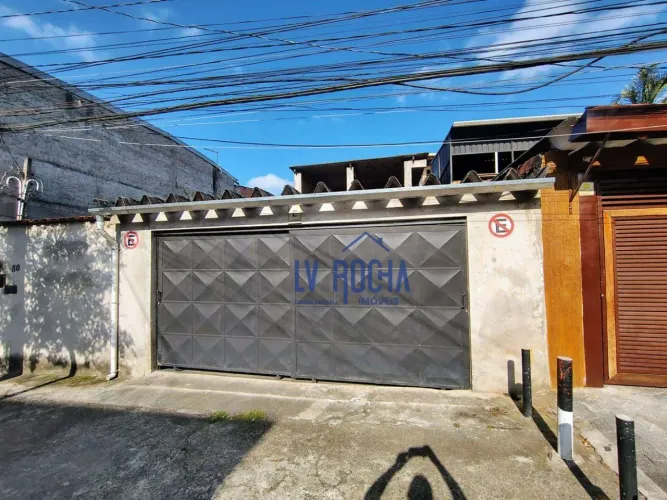 Casas à venda terreno 250m² área construída 165m² amplo quintal Jardim das Imbuias