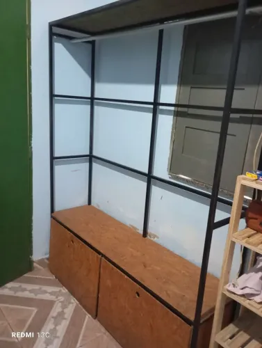 cabideiro em bom estado  zap *61
