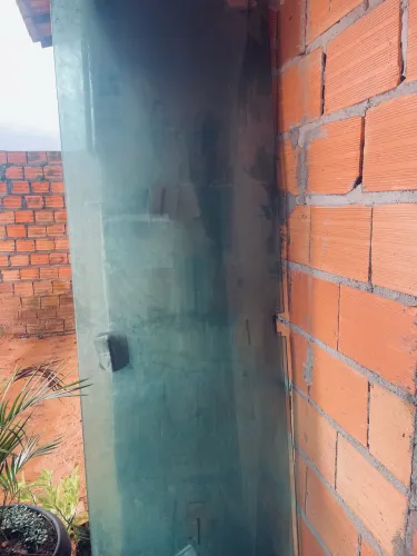 Vendo duas porta de vidro para banheiro
