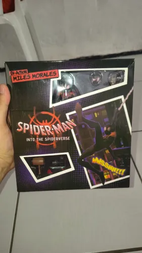 Action figure homem aranha spider verse