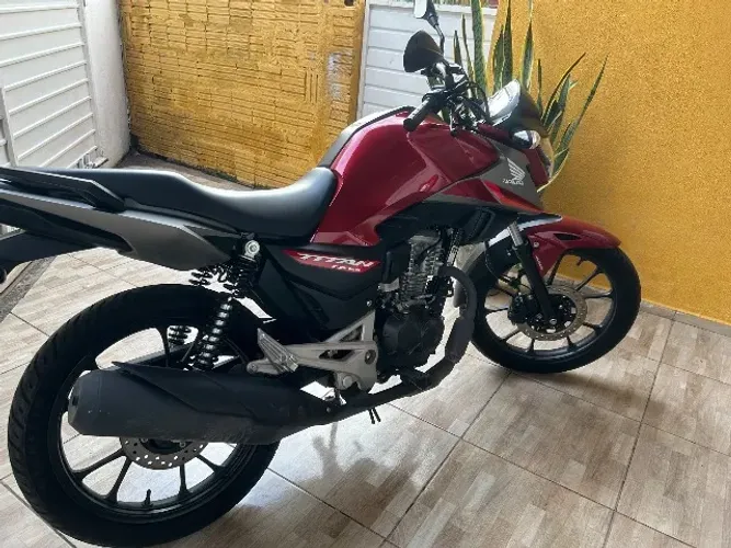 Honda CG 160 Titan 2025 - Apenas 2.100 Km Rodados