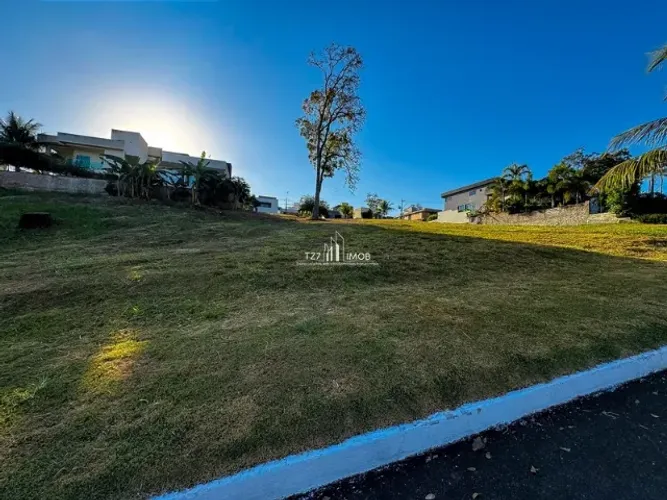 Lote em oportunidade no Condomínio Vale Verde, com 395,17m², quitado e registrado.