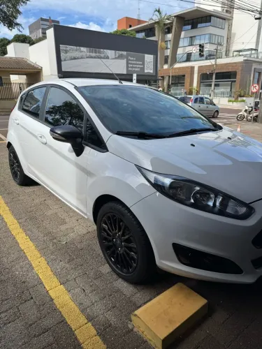 Ford Fiesta SEL 1.6 16V Flex Mec. 5P 2017