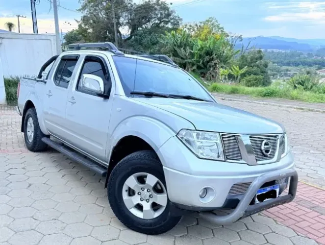 Nissan Frontier LE CD 4X4 2.5 TB Diesel Mec. 2011